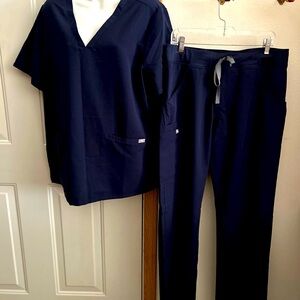 Figs scrub set Kade cargo pants 2 pocket top navy X-Large pants Large Tall